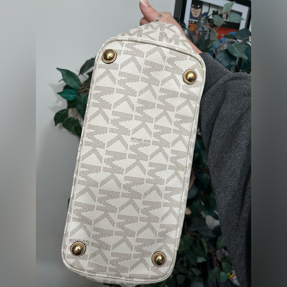 LAST CALL💕 - Picture 9 of 10